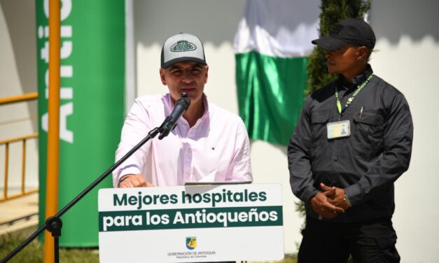 Gobernador de Antioquia entrega nuevo hospital y anuncia inversión vial en Concepción