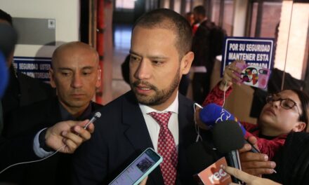 Condenan a 7 años a Diego Cadena por soborno