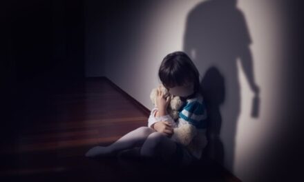 Fundación Renacer y Airbnb lanzan piloto en Medellín para prevenir la explotación sexual infantil