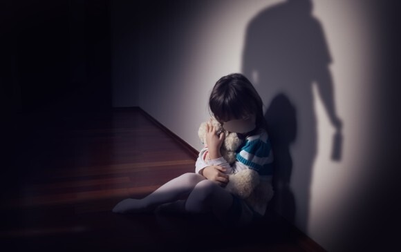 Fundación Renacer y Airbnb lanzan piloto en Medellín para prevenir la explotación sexual infantil