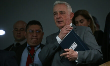 Remiten copias a la Fiscalía contra hermanos Uribe Vélez