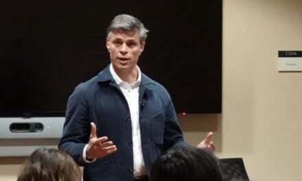 Gobierno de Maduro le retira el pasaporte a Leopoldo López