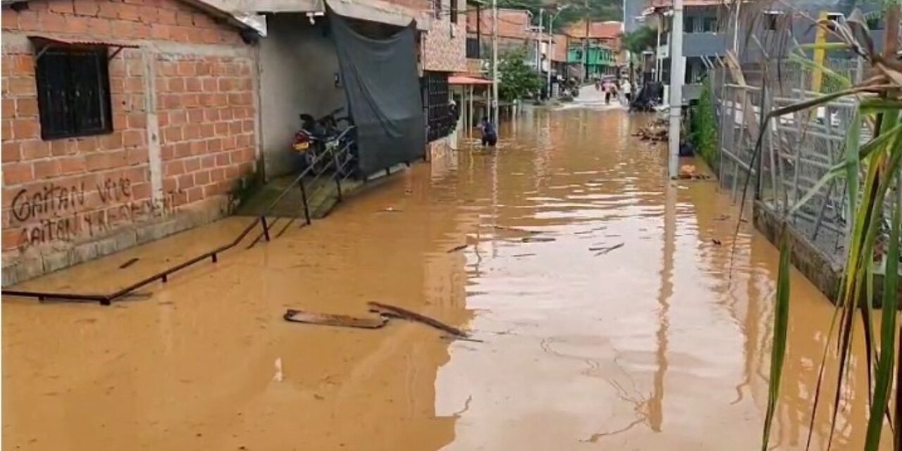 Seis municipios de Antioquia bajo el agua: dos muertos y tres desaparecidos