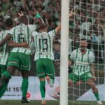 Atlético Nacional aplastó 5-2 al DIM y aseguró su cupo en los cuadrangulares