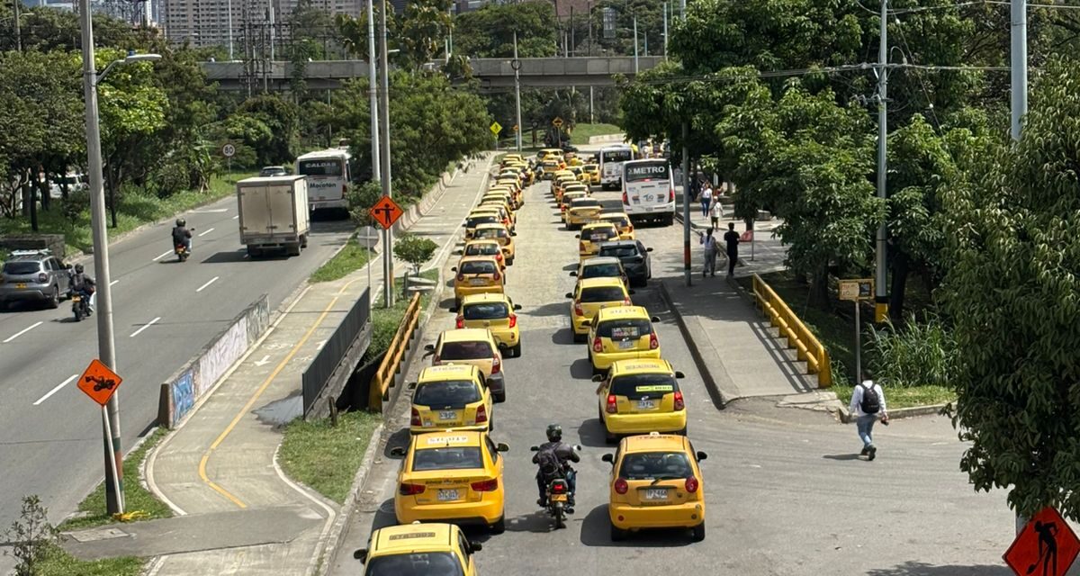 Incumplimientos de Fico Gutiérrez y secretarías de Movilidad del Valle de Aburrá motivan el paro de taxistas