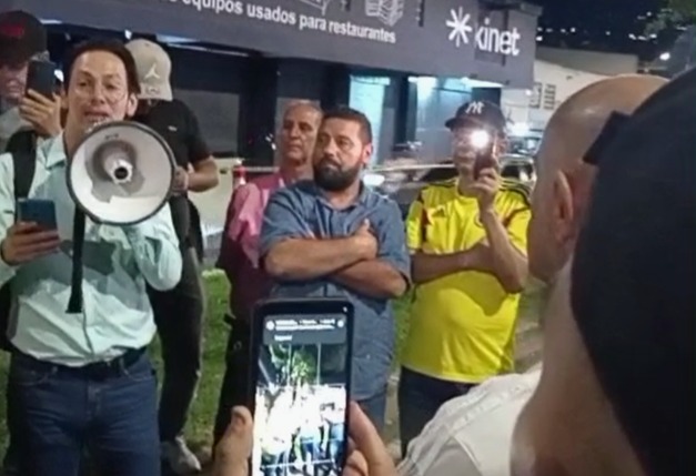 Taxistas en Medellín levantan el paro, pero se declaran en asamblea permanente