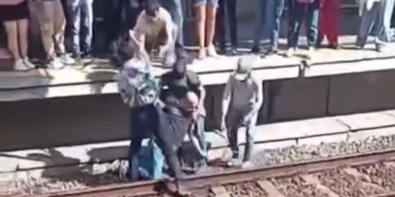 Adulto mayor cae a la vía férrea del Metro de Medellín tras desmayarse en la estación San Antonio