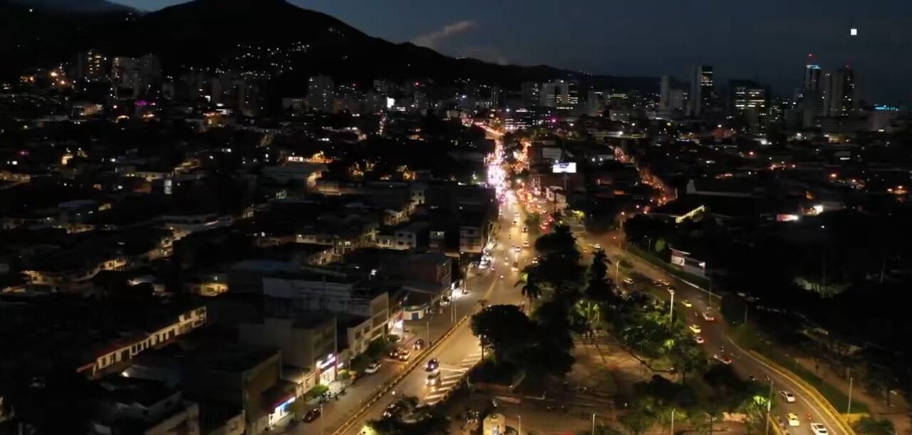 Denuncian maniobra para privatizar el alumbrado público de Cali sin licitación ni control ciudadano