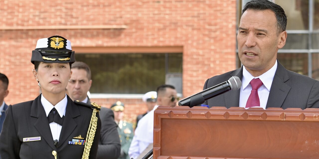 Avanza moción de censura contra el ministro de Defensa por muerte de menores en bombardeos