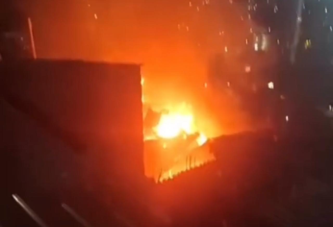 Dos incendios en Medellín dejan un muerto y cinco heridos