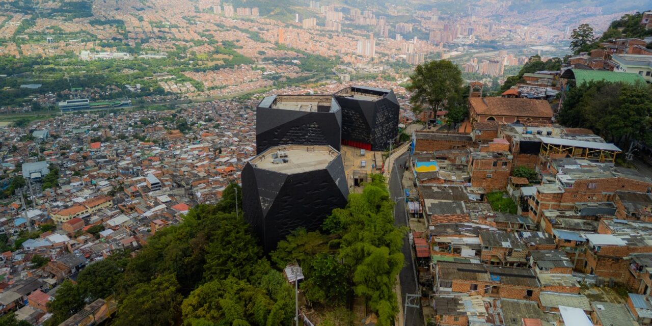 Abren licitación para terminar la Biblioteca Santo Domingo Savio en Medellín