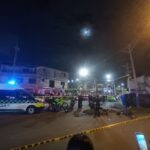 Conductor arrolló a presuntos fleteros en la avenida 80: un muerto y un herido dejó el hecho