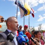 Héctor Olimpo oficializa su candidatura presidencial con 1,6 millones de firmas