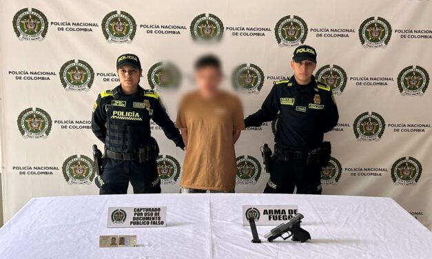 Capturan a dos hombres por porte ilegal de armas en la comuna 3 de Medellín