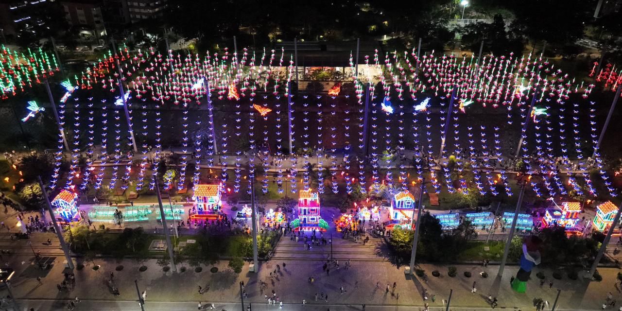 Medellín encendió su alumbrado navideño con más de ocho millones de luces LED