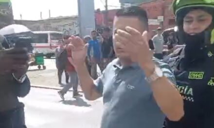 Taxista habría apuñalado a un peatón en Medellín tras un reclamo por saltarse un semáforo en rojo