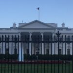 Casa Blanca impone nuevas restricciones al acceso de periodistas acreditados