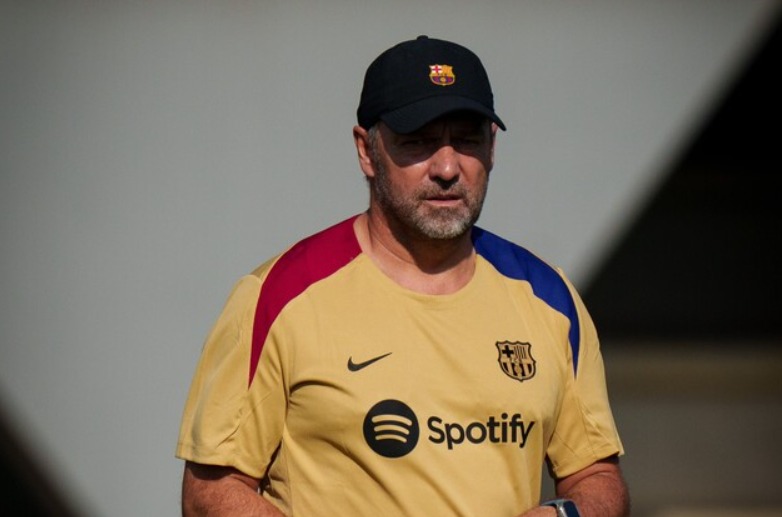 Flick afirma que el objetivo del Barça es entrar en el ‘Top 8’, pero recuerda que también se puede ganar la Champions desde abajo