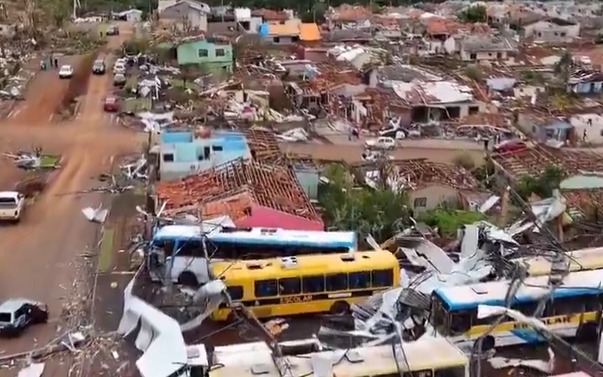 Al menos seis muertos y más de 750 heridos por un tornado en el sur de Brasil