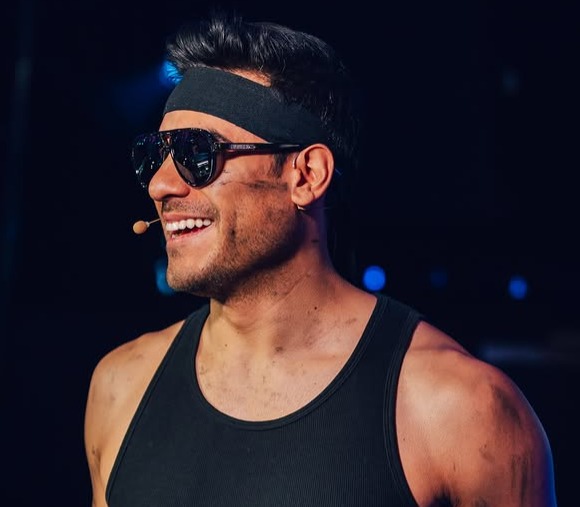 Carlos Rivera presentó en Bogotá su álbum “Vida” acompañado por un mariachi colombiano