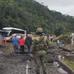 Habilitan un carril en la vía Los Llanos–Tarazá tras cierre por activación de explosivo
