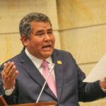 «Mucho candidato presidencial, pocas propuestas y mucho ego»: senador Chacón