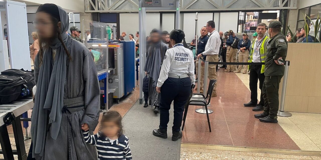 Colombia expulsa a miembros de la secta Lev Tahor