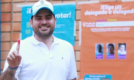 Andrés Bedoya renuncia a la Asamblea y crecen rumores de candidatura al Congreso