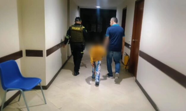 Rescatan a niño de 5 años solo en una vivienda en la comuna 13 de Medellín