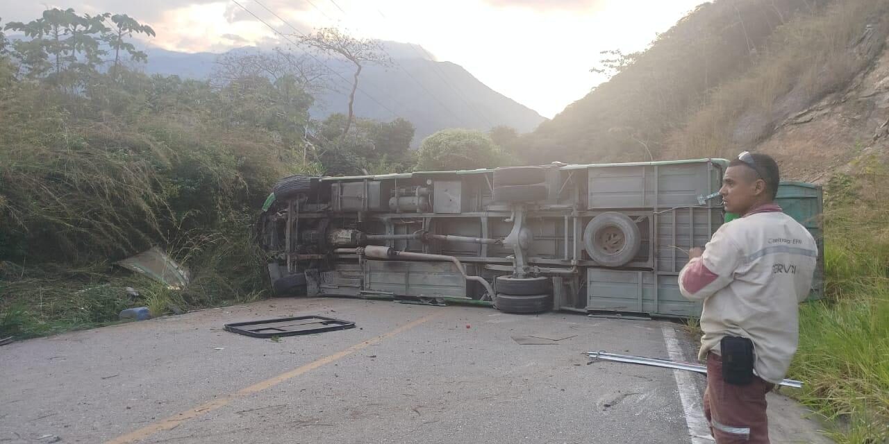 Accidente de bus en vía a Hidroituango deja 12 personas heridas en Ituango