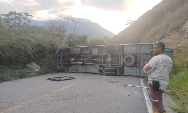 Accidente de bus en vía a Hidroituango deja 12 personas heridas en Ituango