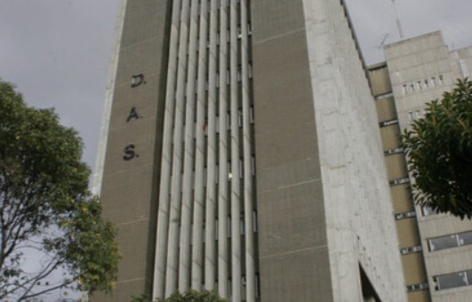 Decreto levanta la reserva de los archivos del extinto DAS y ordena su desclasificación