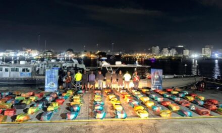 Armada incauta 2,6 toneladas de cocaína en el mar Caribe durante operación marítima