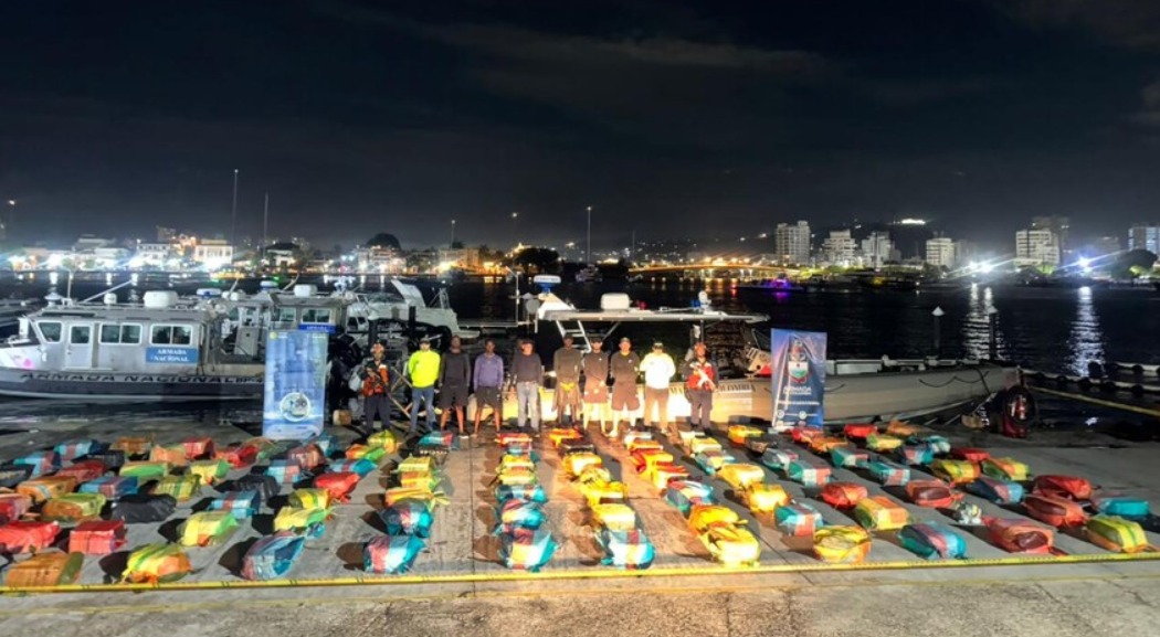 Armada incauta 2,6 toneladas de cocaína en el mar Caribe durante operación marítima