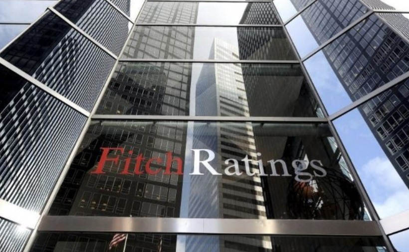 Fitch rebaja la calificación crediticia de Colombia por deterioro fiscal persistente