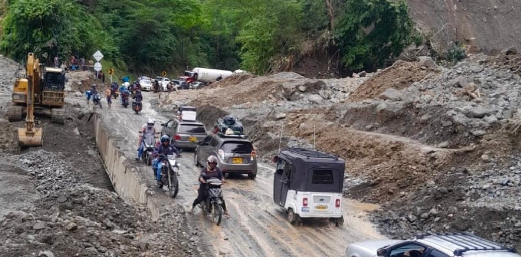 Paso a un carril en la vía Medellín – Urabá entre Dabeiba y Mutatá