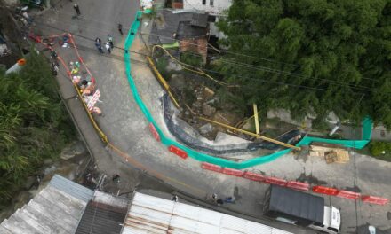 Habilitan carril unidireccional para motos y peatones por emergencia en el puente La Limona