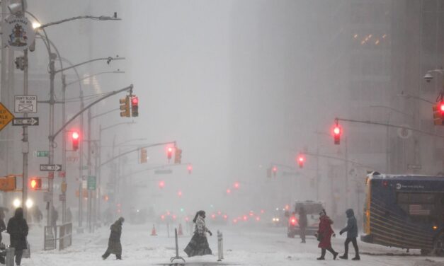 Sube a 34 la cifra de muertos por tormenta de hielo y nieve en Estados Unidos