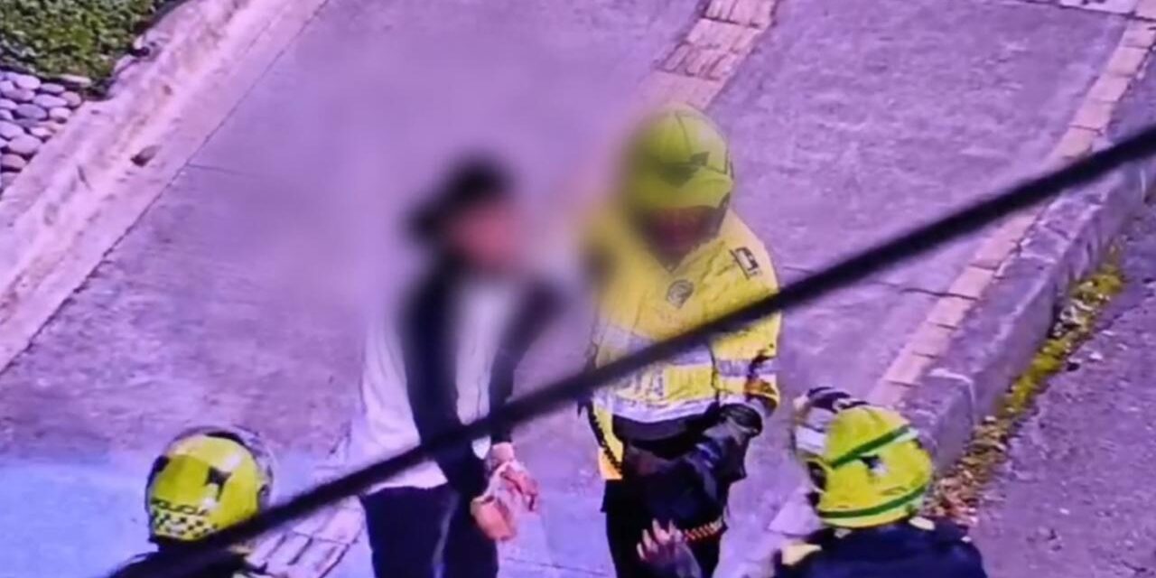Capturan en El Poblado a hombre armado que se movilizaba en motocicleta con placa alterada