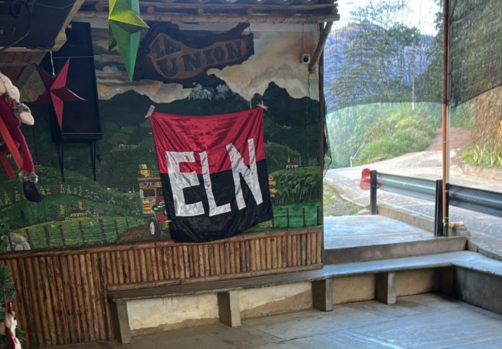 Reportan aparición de banderas alusivas al ELN en zona rural de Andes, Antioquia