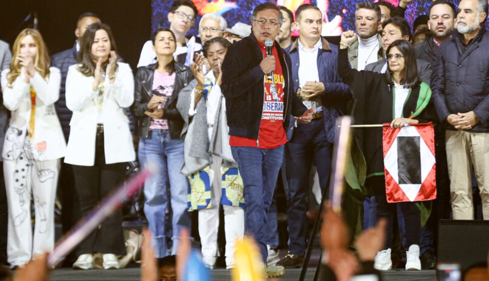 Interponen queja disciplinaria contra ministros del Gobierno Petro por emergencia económica