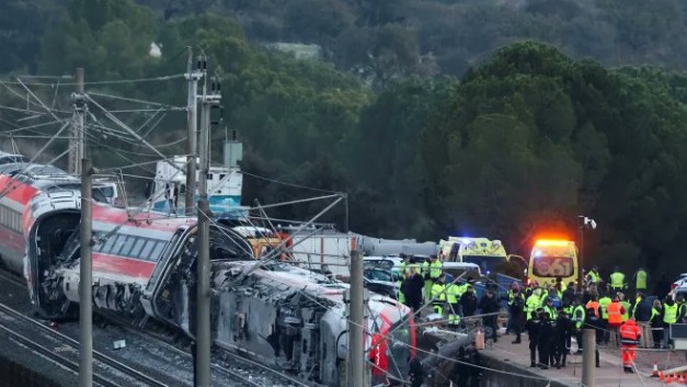 Al menos 39 muertos y 152 heridos tras descarrilamiento de dos trenes en Córdoba, España
