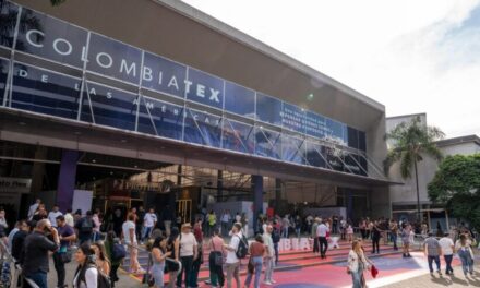 Más de 15.000 personas asistieron al primer día de Colombiatex de las Américas 2026 en Medellín