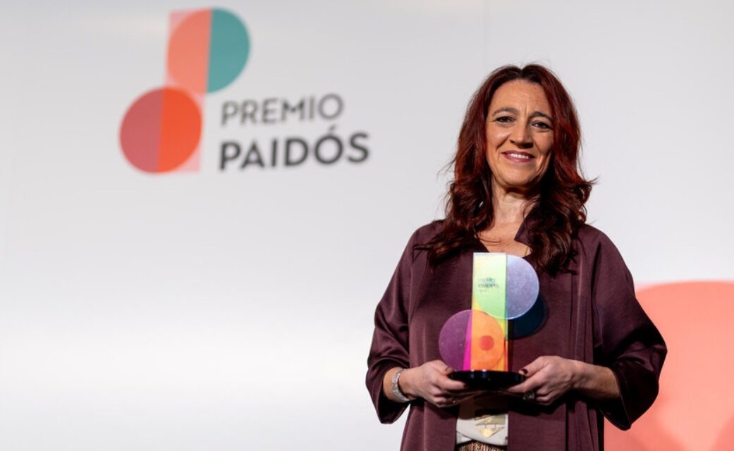 La escritora Cristina Monge ganó el Premio Paidós con un ensayo sobre el descontento social