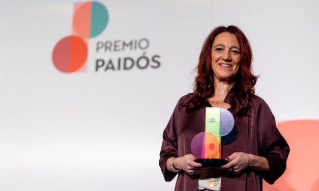 La escritora Cristina Monge ganó el Premio Paidós con un ensayo sobre el descontento social