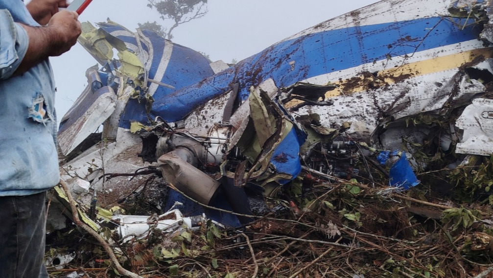 Despliegan cinco equipos forenses para atender el caso del accidente de Satena