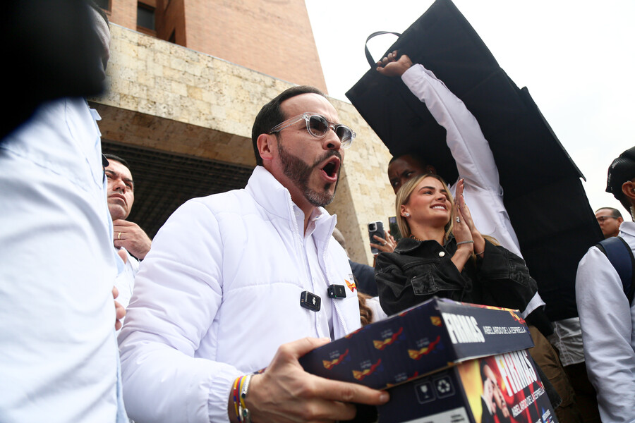 Campañas de De la Espriella y Cepeda coincidieron en Medellín