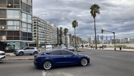 Uruguay lidera autos eléctricos en América Latina