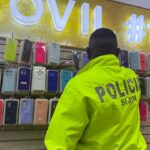 Operativo en centro comercial Ópera de Medellín deja cuatro capturados y más de 150 celulares recuperados