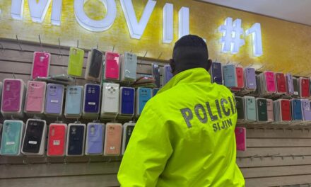 Operativo en centro comercial Ópera de Medellín deja cuatro capturados y más de 150 celulares recuperados